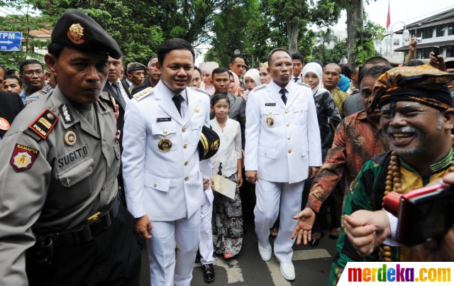 Foto : Bima saat temui demonstran mahasiswa usai dilantik 