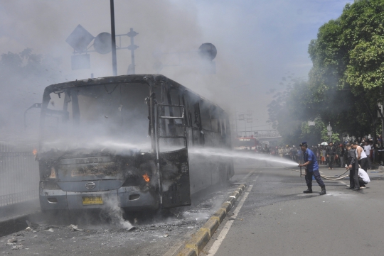 Bus Transjakarta kembali terbakar