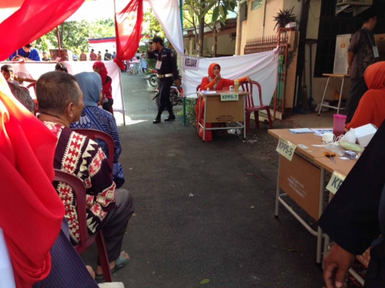 Tak kenal caleg, warga Kelapa Gading bingung pilih siapa