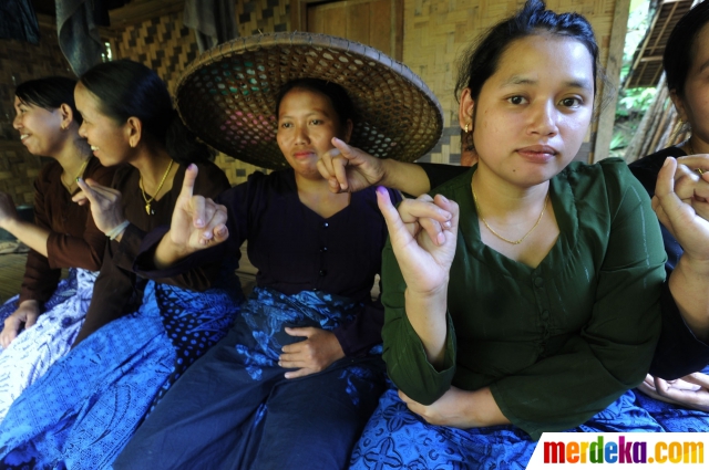 Foto Antusiasme Suku Baduy Nyoblos Di Tps 01 Desa Kanekes