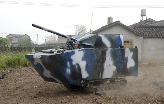 'Tank angkatan laut' ala petani China