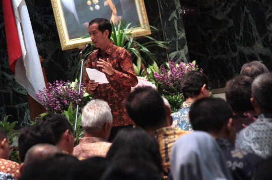 Jokowi saat pimpin pertemuan bahas penyerapan APBD 2014