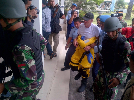 Suasana dramatis saat TNI AU kepung pesawat asing di Medan