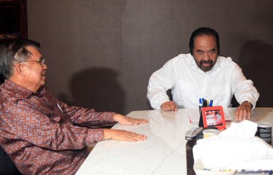 Keakraban Jusuf Kalla bertemu Surya Paloh di Kantor DPP Nasdem