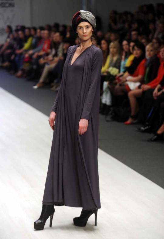 Pesona model-model cantik dalam Belarus Fashion Week