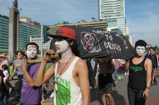 Aksi pemuda kampanyekan bahaya narkoba di HI