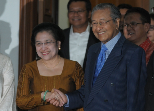 Mahathir Mohamad sambangi Megawati di kediamannya