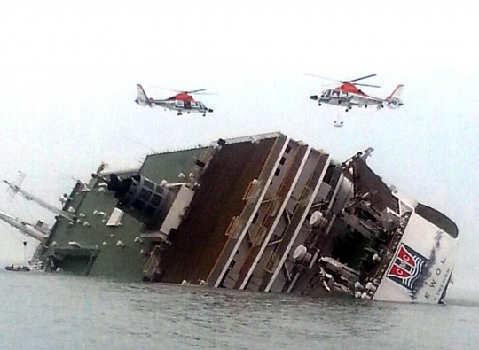 Detik-detik tenggelamnya kapal berpenumpang 477 Orang di Korsel