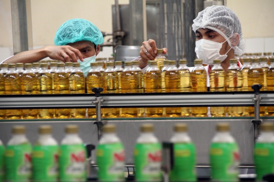 Melihat sterilnya produksi NU Green Tea di Karawang