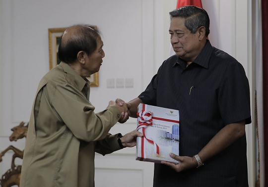 Hadi Purnomo serahkan hasil pemeriksaan BPK semester II ke SBY