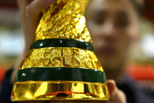 Bea cukai China sita ribuan replika trofi Piala Dunia ilegal