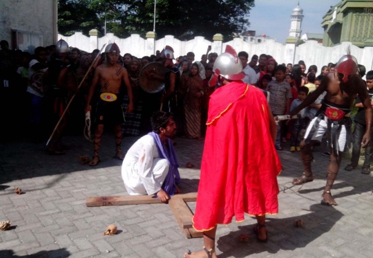 Ritual Ibadat Jalan Salib di Aceh berlangsung khidmat