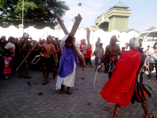 Ritual Ibadat Jalan Salib di Aceh berlangsung khidmat