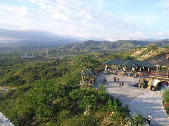 Melihat indahnya pemandangan Kota Palu, dari bukit hingga pantai