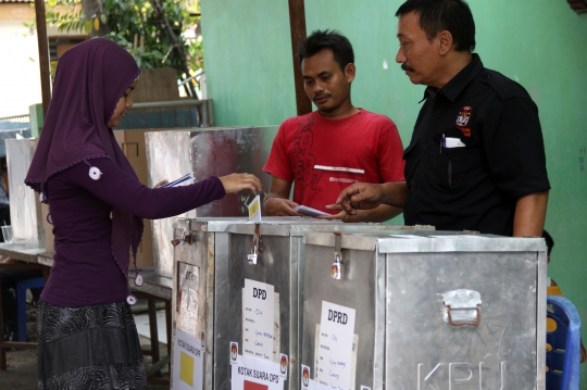 Selisih jumlah suara, ratusan warga Cakung gelar pemilu ulang