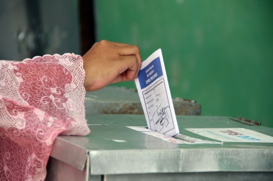 Selisih jumlah suara, ratusan warga Cakung gelar pemilu ulang