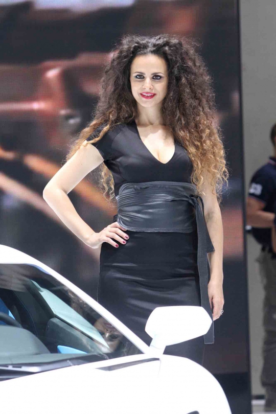 Pesona SPG cantik dalam pameran Auto China 2014