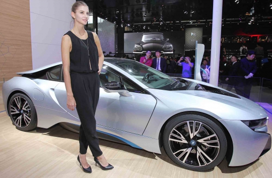 Pesona SPG cantik dalam pameran Auto China 2014