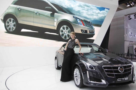 Pesona model-model seksi segarkan Beijing Automotive Show 2014