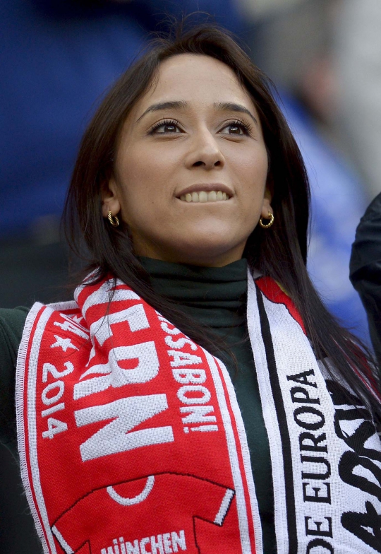 Pesona suporter cantik hiasi leg pertama El Real-Bayern Munich