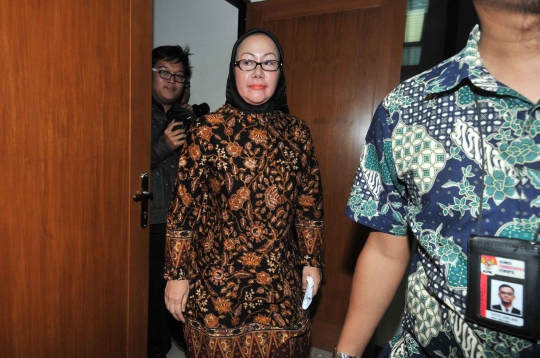 Ratu Atut saat bersaksi dalam sidang Susi Tur Andayani