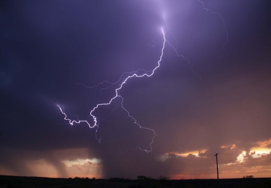 Kisah pemburu badai tornado dari Texas hingga Oklahoma