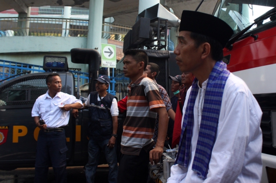 Jokowi saat tinjau kebakaran Pasar Senen