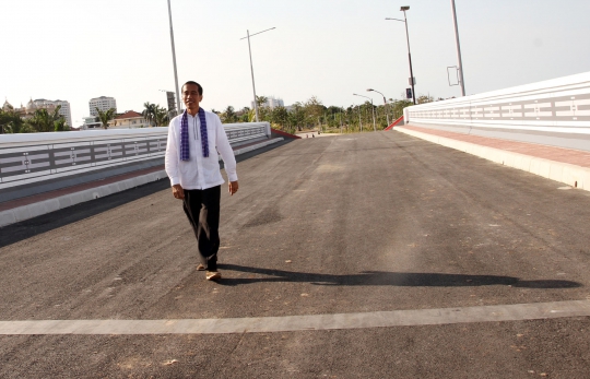 Jokowi jajal lapangan futsal baru di Taman Waduk Pluit