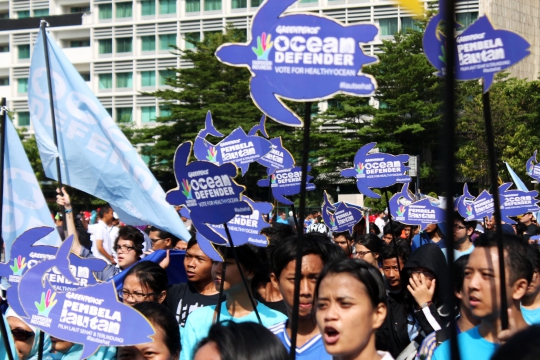 Peringati Hari Bumi, aktivis Greenpeace tuntut suaka laut bebas