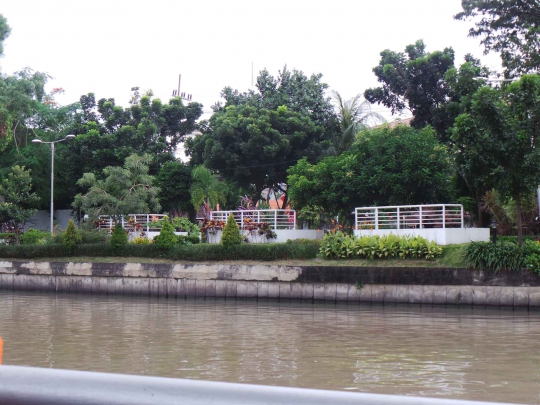 Cantiknya Taman Ekspresi buatan Risma di Kota Pahlawan