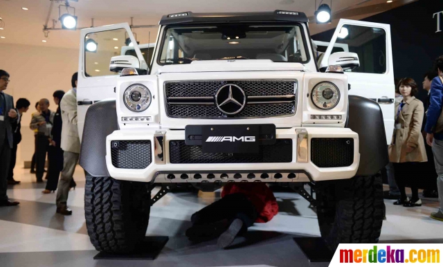 Foto Melihat gagahnya mobil  off  road  Mercedes Benz G 