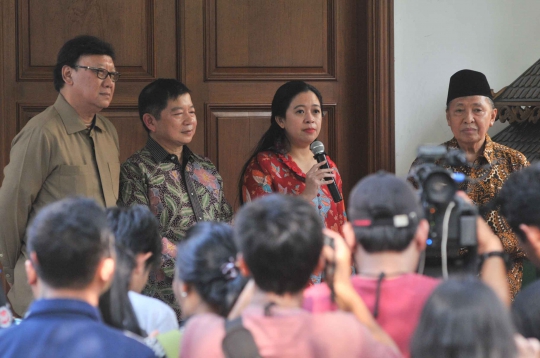 Hamzah Haz usai gelar pertemuan tertutup di kediaman Megawati