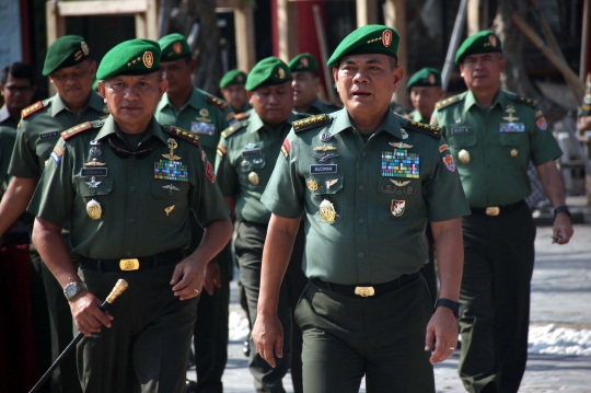 Aksi pasukan TNI AD di peluncuran KMC Komando