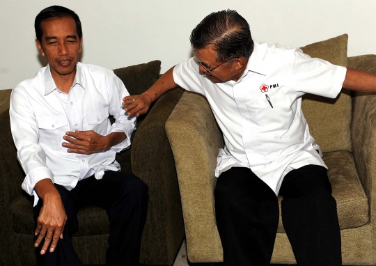 Keakraban Jokowi dan JK bertemu di Bandara Halim Perdanakusuma