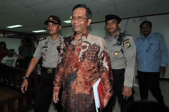 Mahfud MD bersaksi dalam sidang lanjutan Akil Mochtar