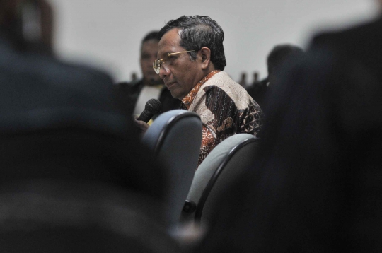 Mahfud MD bersaksi dalam sidang lanjutan Akil Mochtar