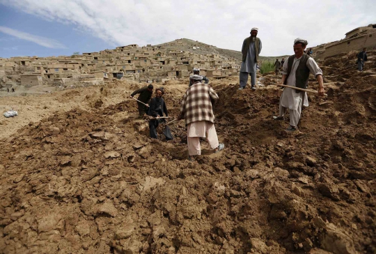 Duka korban tanah longsor Afghanistan