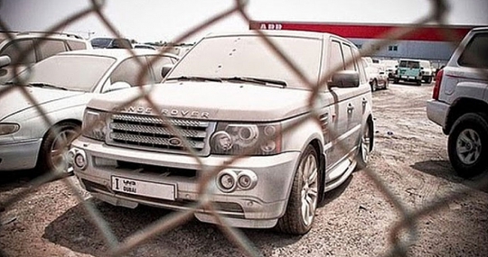Kuburan mobil mewah di Dubai ini bikin geleng kepala