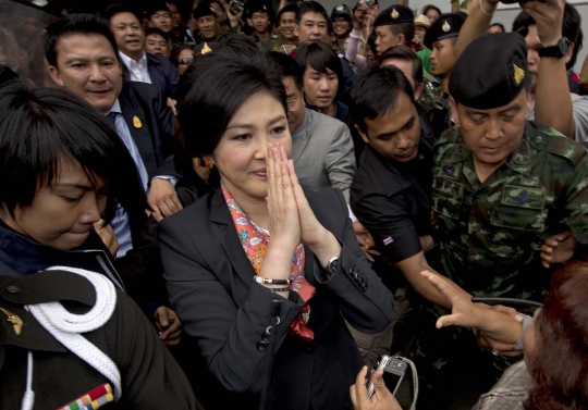 Salam perpisahan Yingluck Shinawatra kepada para pendukung
