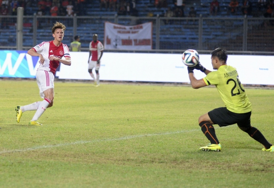 Ajax tekuk Persija 3-0 di GBK