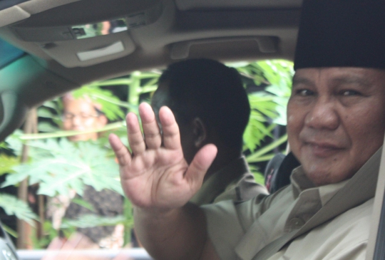 Prabowo sowan ke kediaman Gus Mus di Rembang
