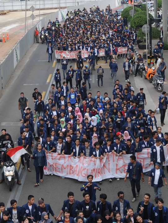 Aksi long march mahasiswa Trisakti peringati Tragedi 1998
