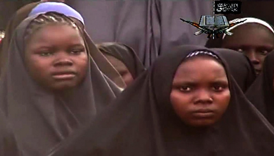 Militan Boko Haram tunjukkan ratusan siswi yang disandera