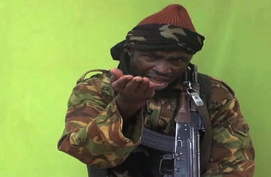 Militan Boko Haram tunjukkan ratusan siswi yang disandera