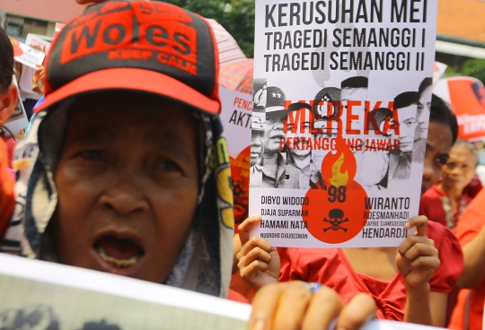 Usut pelanggaran HAM, demonstran tuntut Prabowo diadili