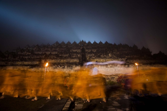 Menengok malam hening Waisak di Candi Borobudur