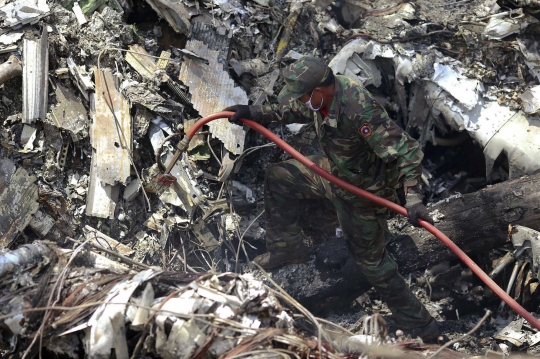 Pesawat militer berpenumpang Menteri Pertahanan Laos jatuh