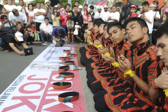 Dukung Jokowi nyapres, warga Aceh menari Saman di HI