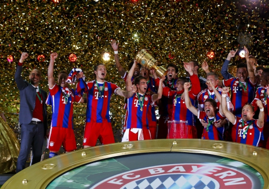 Pesta kemenangan Bayern Munich saat raih trofi DFB Pokal