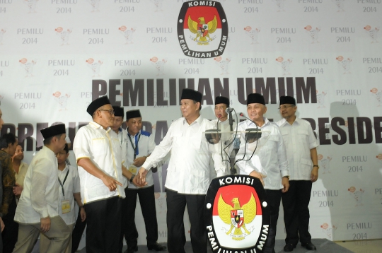 Pasangan Prabowo-Hatta saat daftar ke KPU